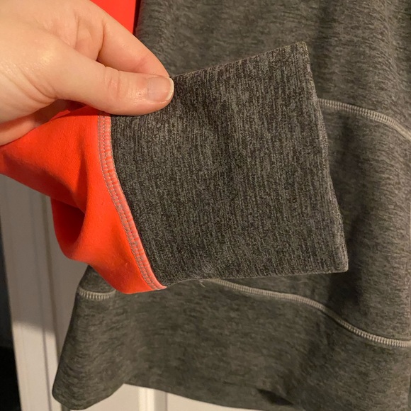 Nike Therma-Fit Womans Sweater - Picture 2 of 6